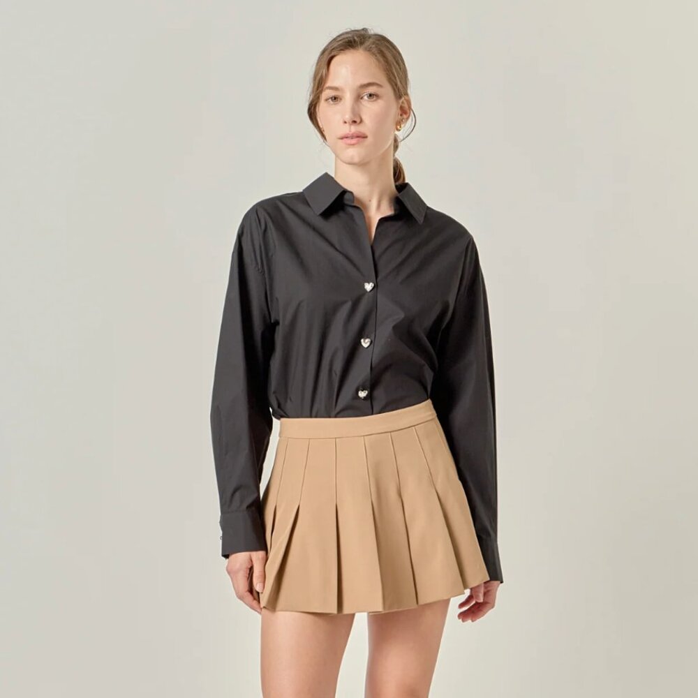 Title: English Factory Oversize Collared Shirt Black Medium Heart Buttons NWT